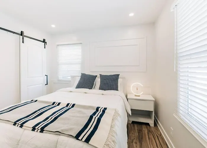 Beautiful Luxury Home Freshly Renovated With Big Yard, Seating & Grill Pad