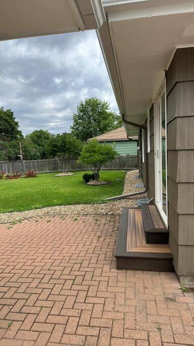 Ferienhaus Beautiful Luxury Freshly Renovated With Big Yard, Seating & Grill Pad *