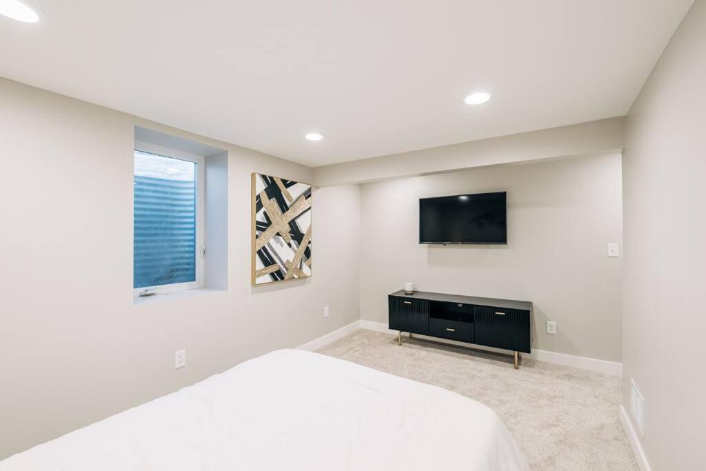 Beautiful Luxury Freshly Renovated With Big Yard, Seating & Grill Pad Ferienhaus *