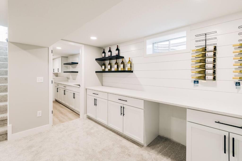 Ferienhaus Beautiful Luxury Freshly Renovated With Big Yard, Seating & Grill Pad Cottage Grove